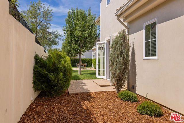 18322 Columbus Circle, Tarzana (los Angeles), CA 91356