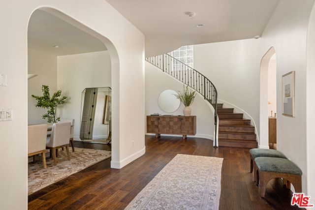 18322 Columbus Circle, Tarzana (los Angeles), CA 91356