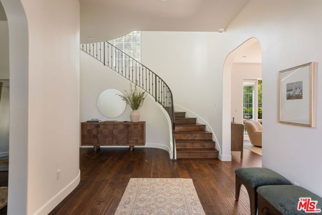 18322 Columbus Circle, Tarzana (los Angeles), CA 91356