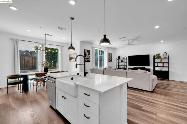 184 Scott Creek Way, Brentwood, CA 94513