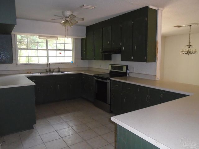 3807 Idlewood Dr, Pensacola, FL 32505