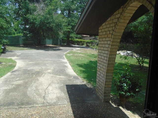 3807 Idlewood Dr, Pensacola, FL 32505