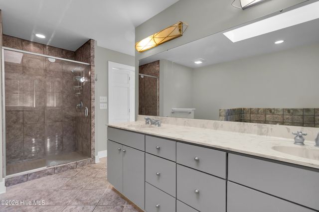 7000 Club House Drive, New Bern, NC 28562