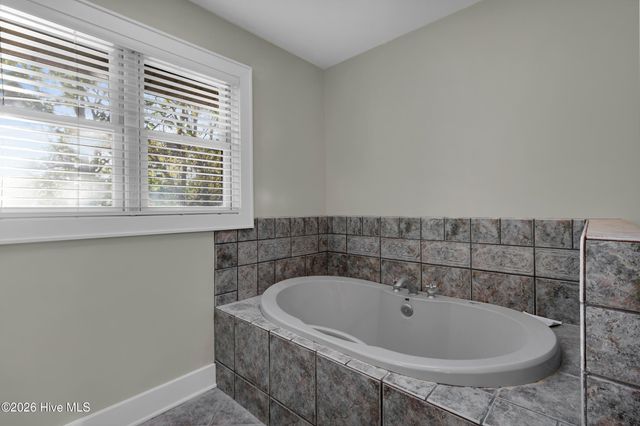 7000 Club House Drive, New Bern, NC 28562