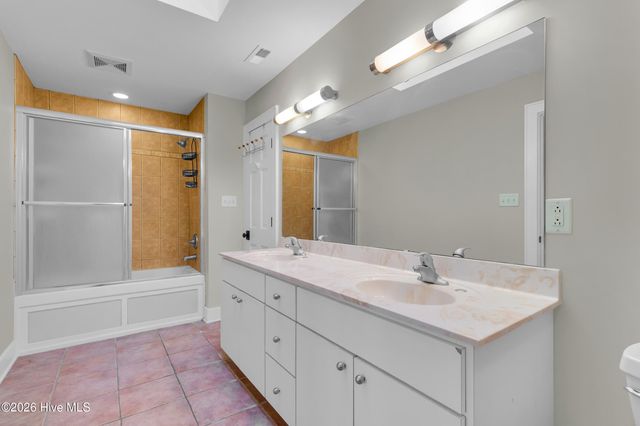 7000 Club House Drive, New Bern, NC 28562