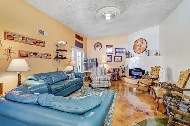 5 Calle Sol Se Mete NW, Albuquerque, NM 87120