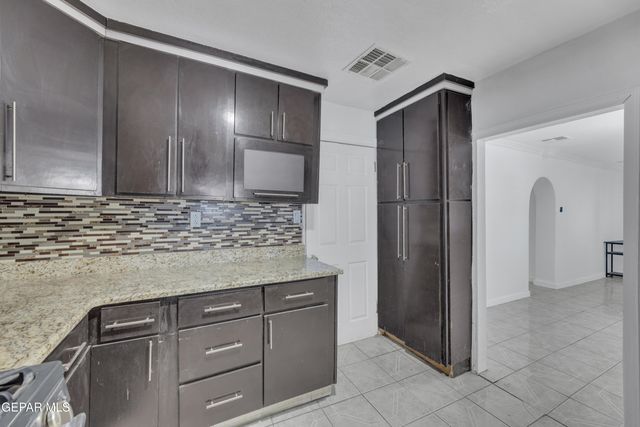 11423 Philip Drive, Socorro, TX 79927