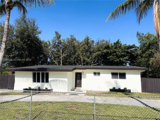 17521 NE 4th Avenue, Miami, FL 33162