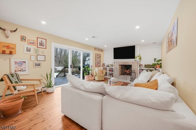 10 Winonah Ave, Wayne Twp., NJ 07470