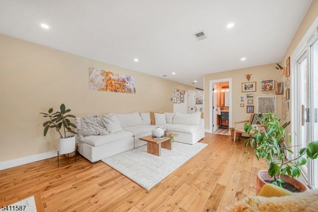 10 Winonah Ave, Wayne Twp., NJ 07470