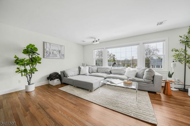 10 Winonah Ave, Wayne Twp., NJ 07470