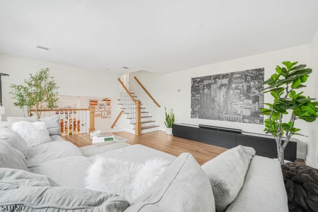 10 Winonah Ave, Wayne Twp., NJ 07470