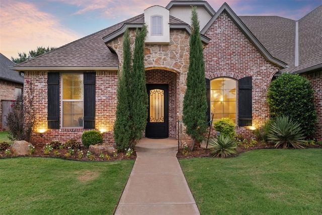 15205 Kestral Lake Drive, Edmond, OK 73013