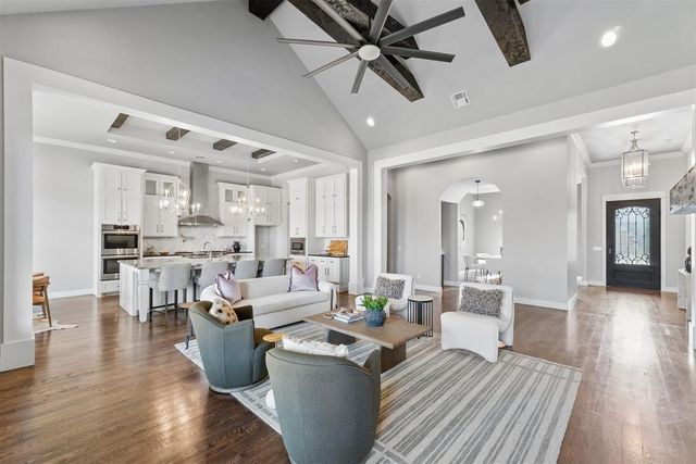 15205 Kestral Lake Drive, Edmond, OK 73013