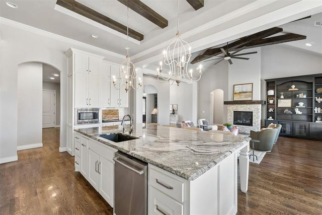 15205 Kestral Lake Drive, Edmond, OK 73013