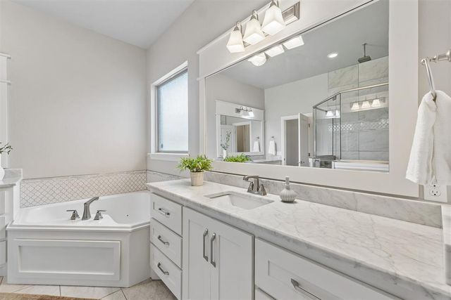 15205 Kestral Lake Drive, Edmond, OK 73013