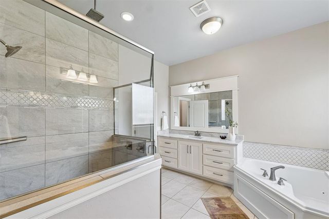 15205 Kestral Lake Drive, Edmond, OK 73013