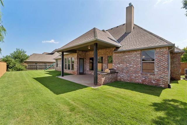 15205 Kestral Lake Drive, Edmond, OK 73013