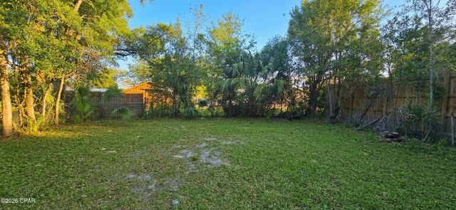 825 E 11th Court, Panama City, FL 32401