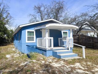 825 E 11th Court, Panama City, FL 32401