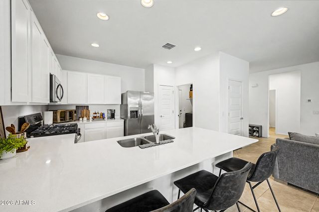 15587 W KENDALL Street, Goodyear, AZ 85338