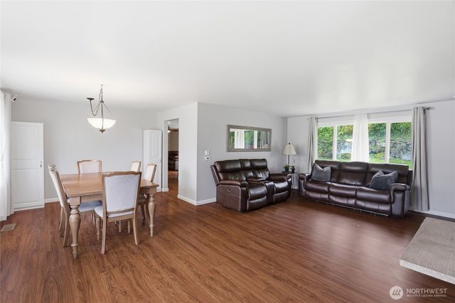 22630 24th Avenue S, Des Moines, WA 98198