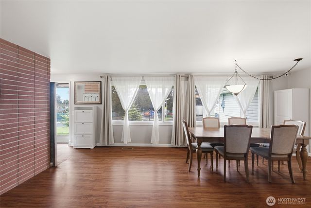 22630 24th Avenue S, Des Moines, WA 98198