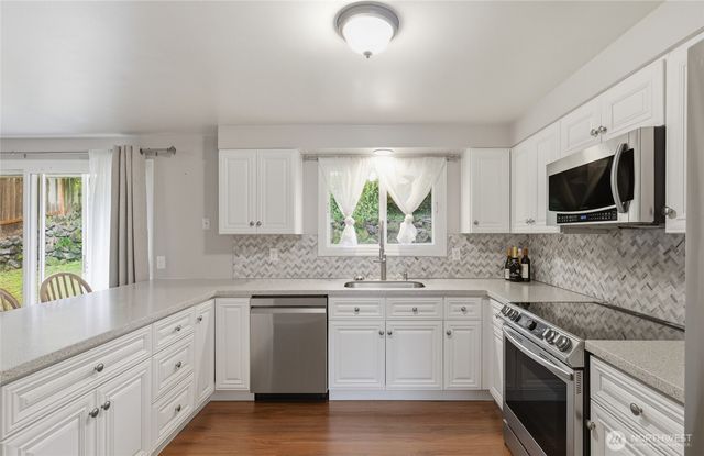 22630 24th Avenue S, Des Moines, WA 98198