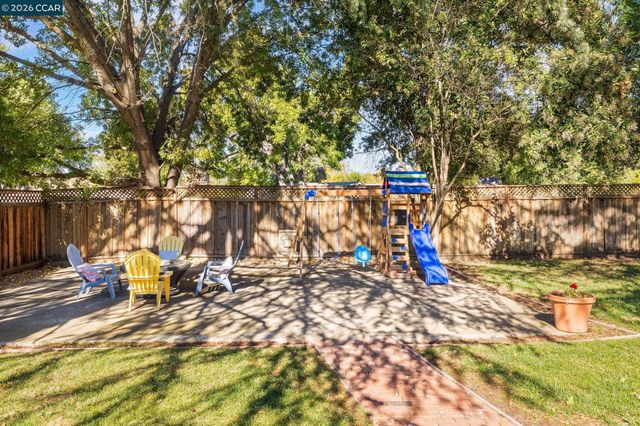 55 Normandy Ln, Walnut Creek, CA 94598