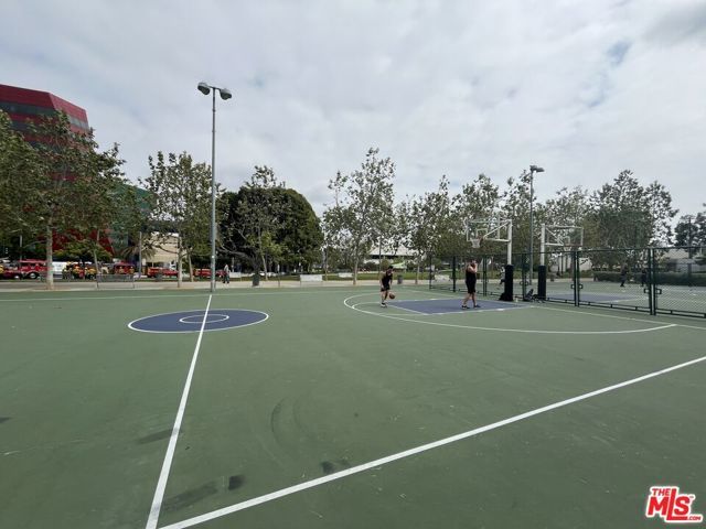 507 N San Vicente Boulevard, West Hollywood, CA 90048