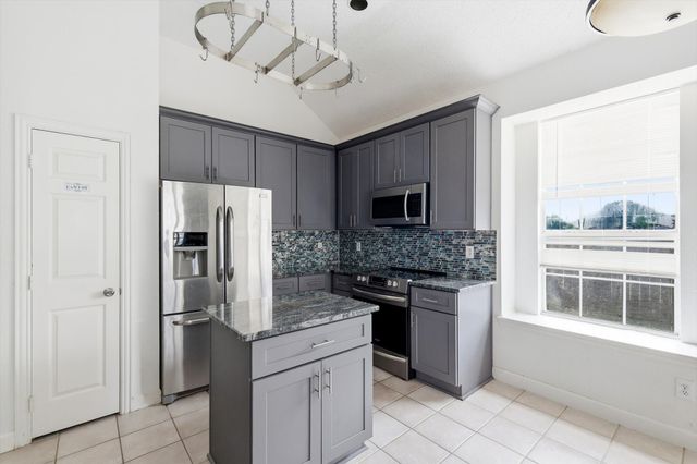 800 Tablerock Way, Lewisville, TX 75077