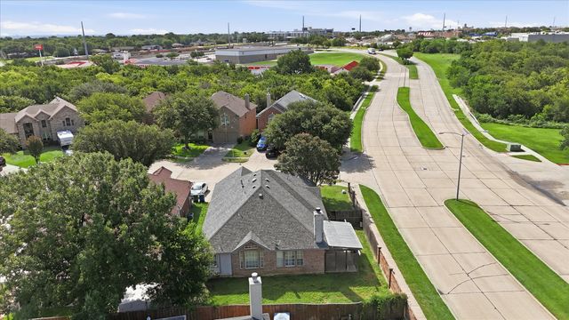 800 Tablerock Way, Lewisville, TX 75077