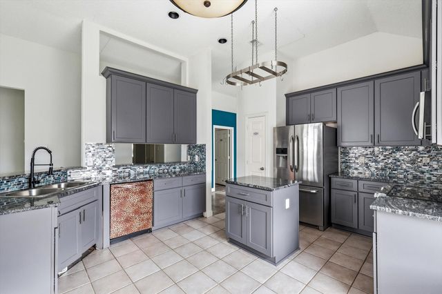800 Tablerock Way, Lewisville, TX 75077