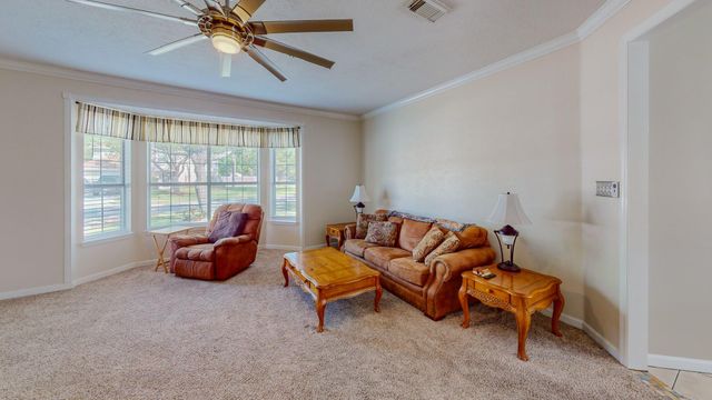 106 Plum Circle, Lake Jackson, TX 77566