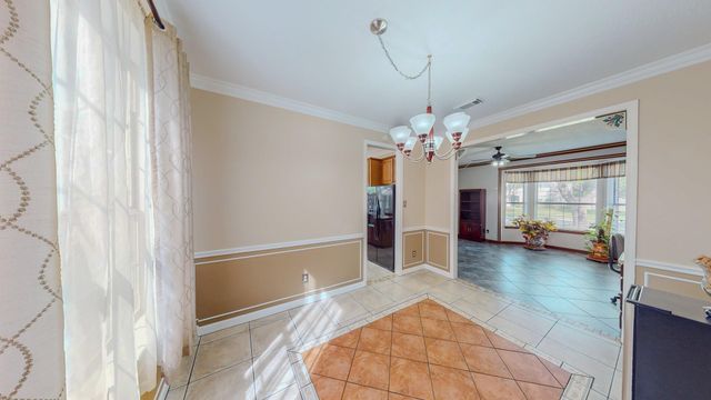 106 Plum Circle, Lake Jackson, TX 77566