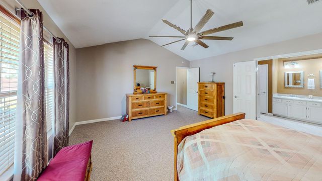 106 Plum Circle, Lake Jackson, TX 77566