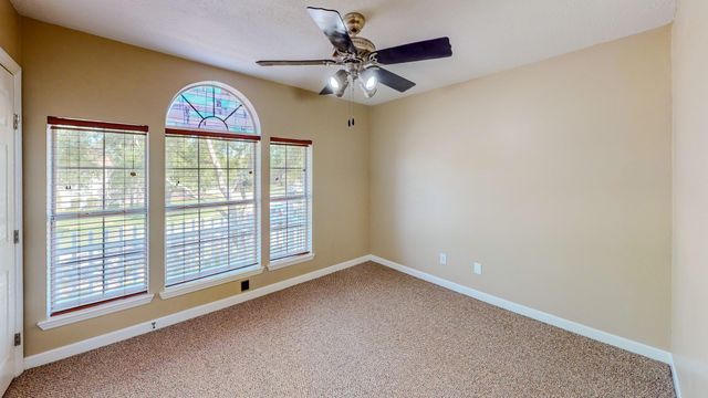 106 Plum Circle, Lake Jackson, TX 77566