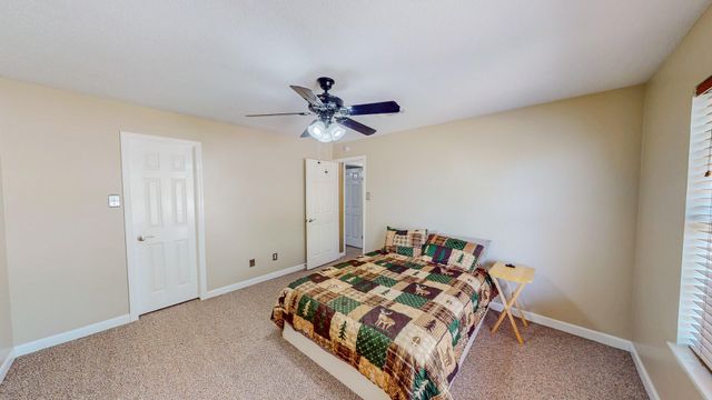 106 Plum Circle, Lake Jackson, TX 77566
