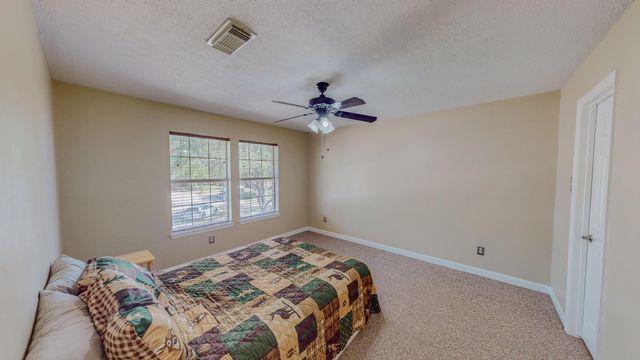 106 Plum Circle, Lake Jackson, TX 77566