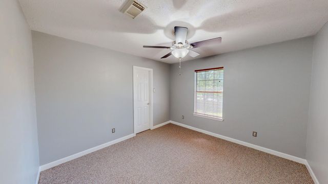 106 Plum Circle, Lake Jackson, TX 77566