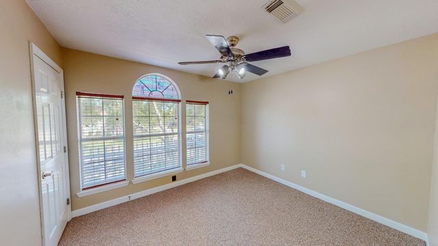 106 Plum Circle, Lake Jackson, TX 77566