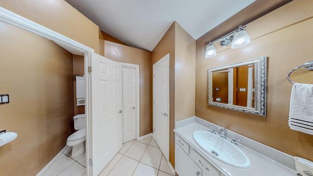 106 Plum Circle, Lake Jackson, TX 77566