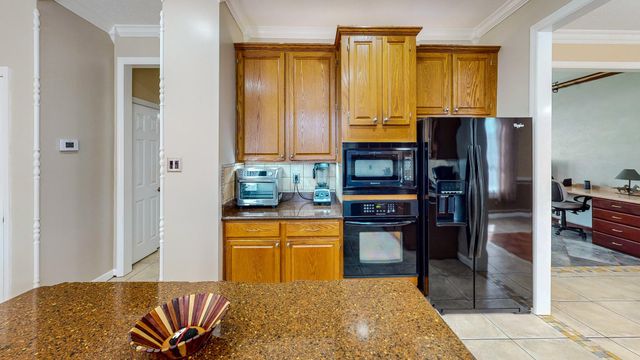 106 Plum Circle, Lake Jackson, TX 77566