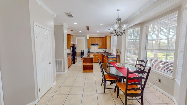 106 Plum Circle, Lake Jackson, TX 77566