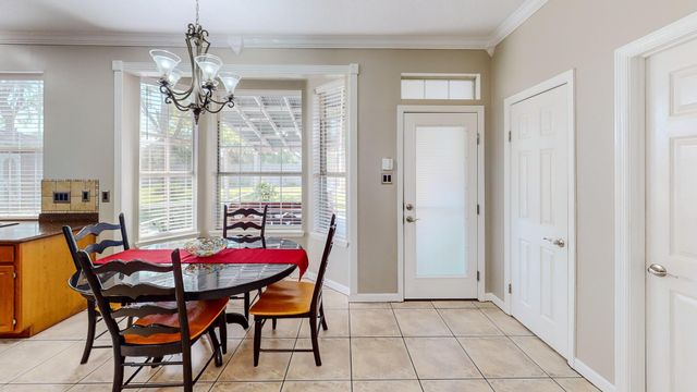 106 Plum Circle, Lake Jackson, TX 77566