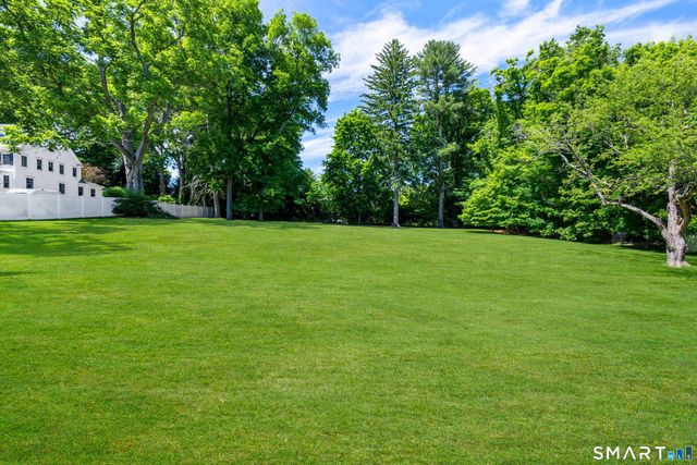 17 Kenilworth Terrace, Greenwich, CT 06830