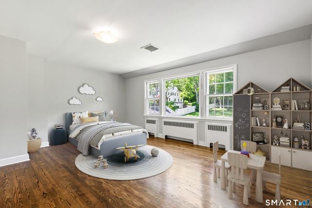 17 Kenilworth Terrace, Greenwich, CT 06830