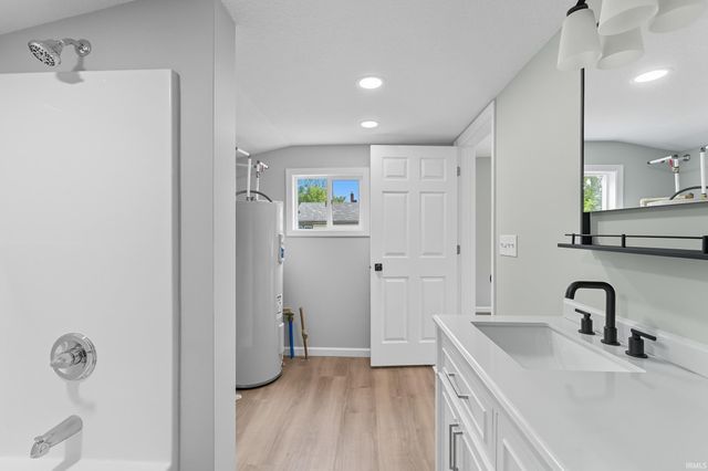 1702 Sinclair Street, Fort Wayne, IN 46808