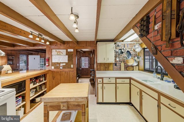 1918 JEWELL HOLLOW RD, Luray, VA 22835