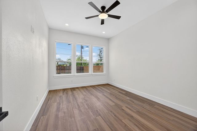 2701 S Jones Street, Fort Worth, TX 76104